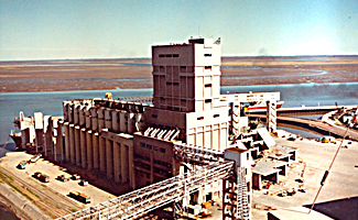 INGENIERO WHITE PORT. REBUILDING AFTER EXPLOSION (1986/1987)